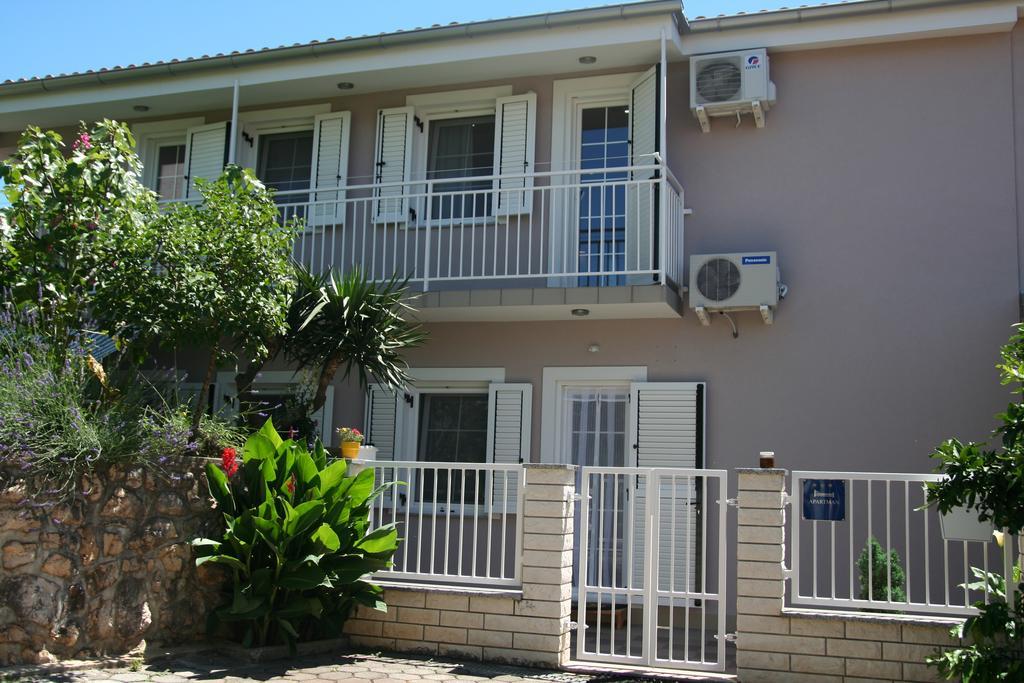 Apartments Soldo Pinezići Eksteriør bilde